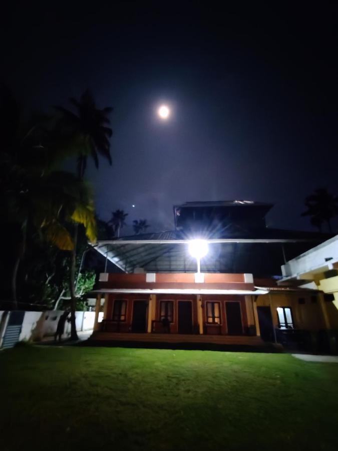 Wind &Waves Apartment Kollam Exterior photo
